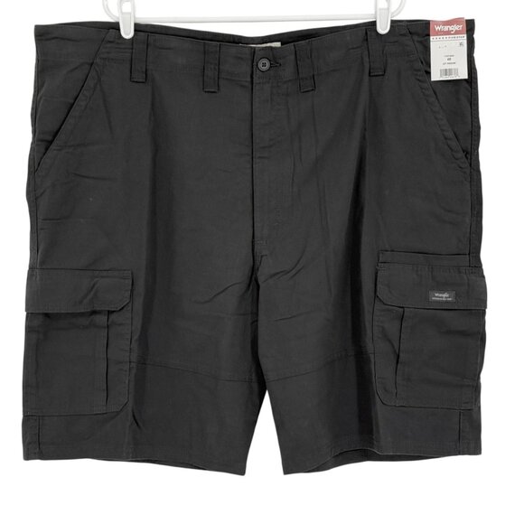 Wrangler Men's Relaxed Fit Stretch Black Cargo Shorts Size 48 Inseam 10" NWT - Picture 1 of 11